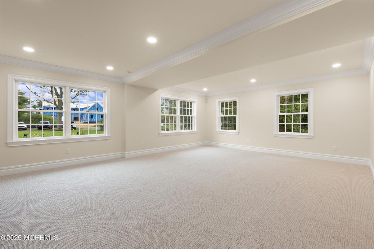 Empty room, Interior, Recessed Lighting