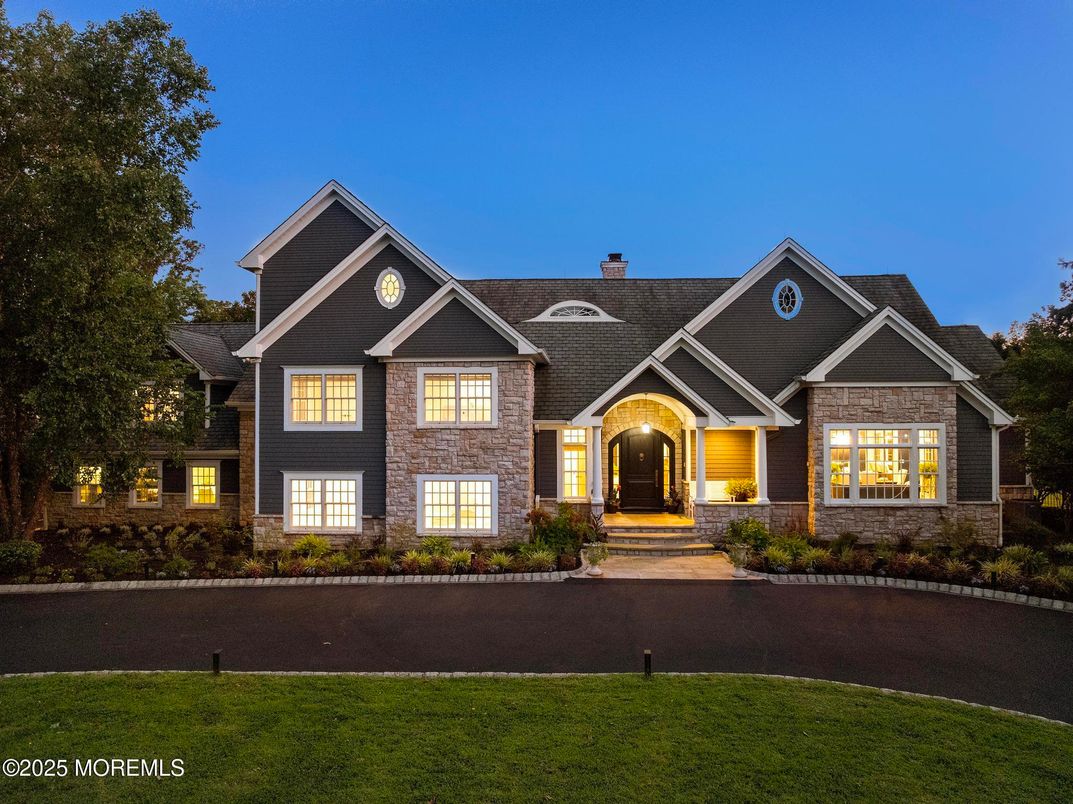 Exterior, Facade, Brick Traditional
