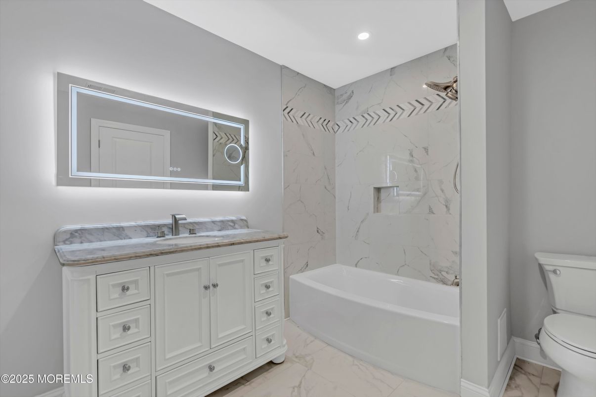 Bathroom, Interior, Marble, Marble Walls, Recessed Lighting