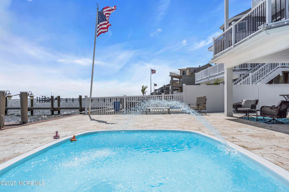 Exterior, Pool, Water