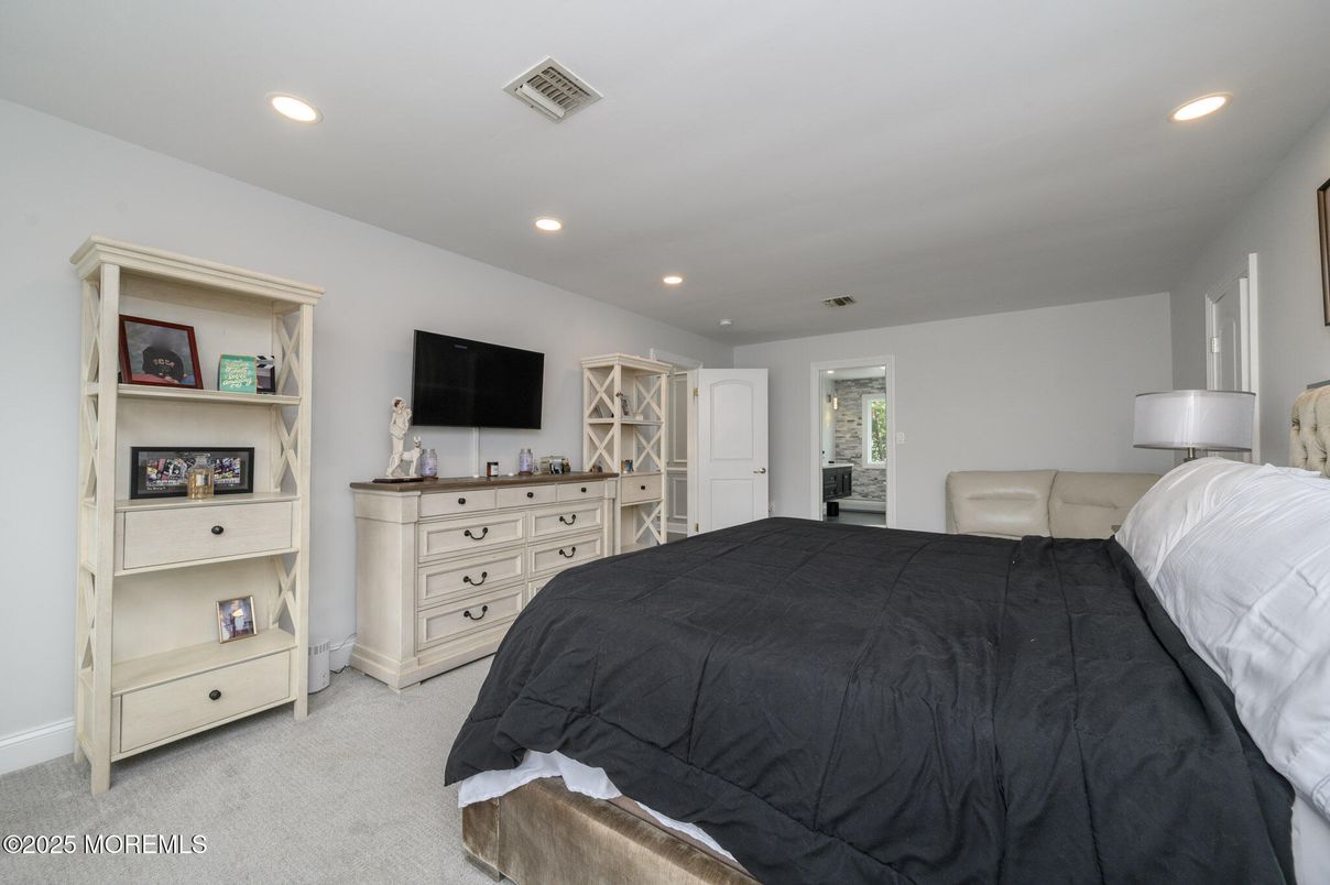 Bedroom, Interior, Recessed Lighting