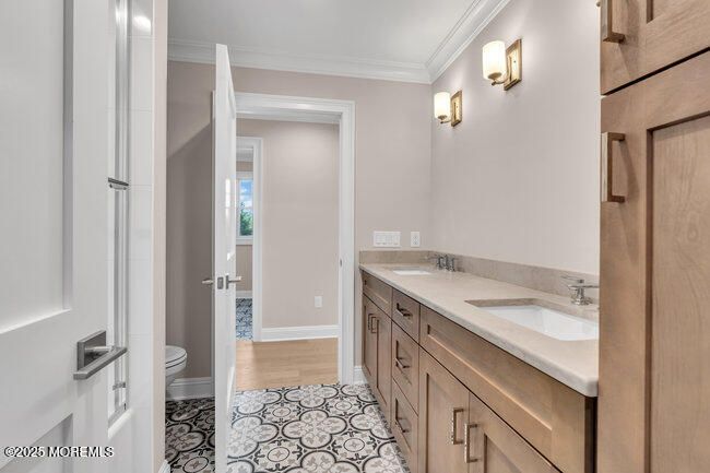Bathroom, Dual Sink Vanities, Interior, Wood Texture Flooring