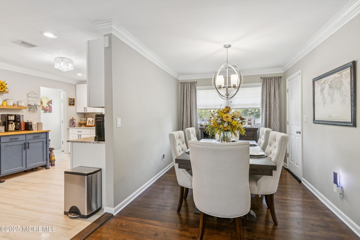 Chandelier, Dining room, Interior, Pendant Lights, Recessed Lighting, Wood Texture Flooring