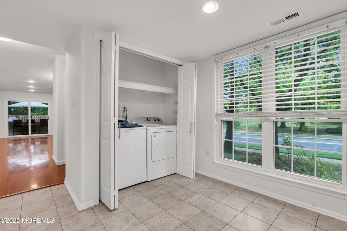 Interior, Recessed Lighting, Utility Closets, Washer, Wood Texture Flooring