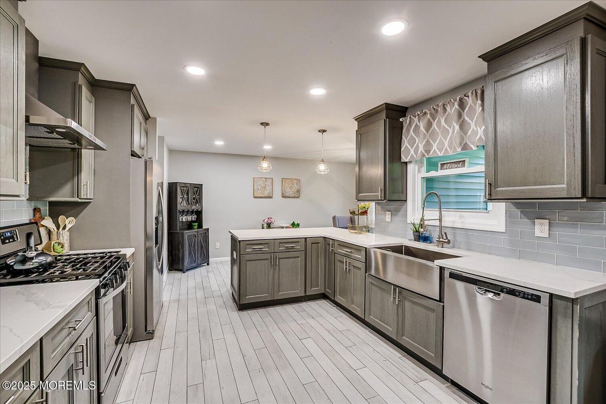 Interior, Kitchen, Pendant Lights, Recessed Lighting, Stainless Steel Appliances