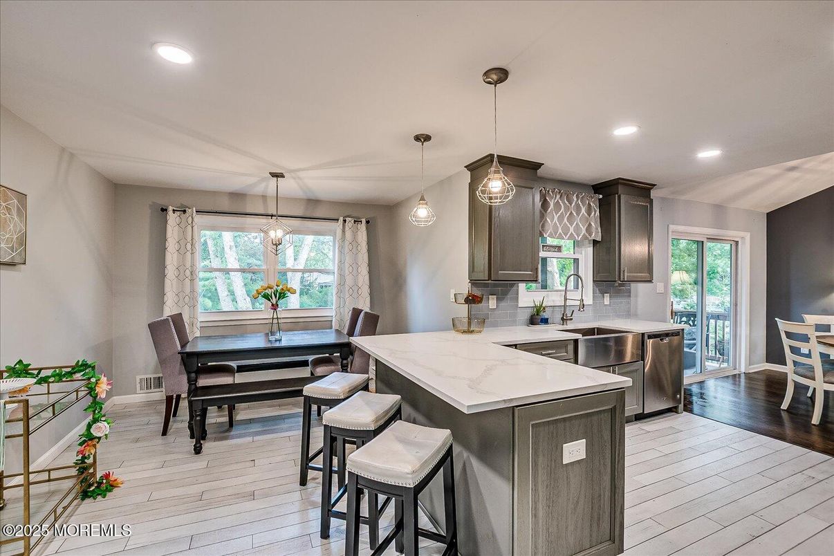 Dining room, Interior, Kitchen, Pendant Lights, Recessed Lighting, Wood Texture Flooring