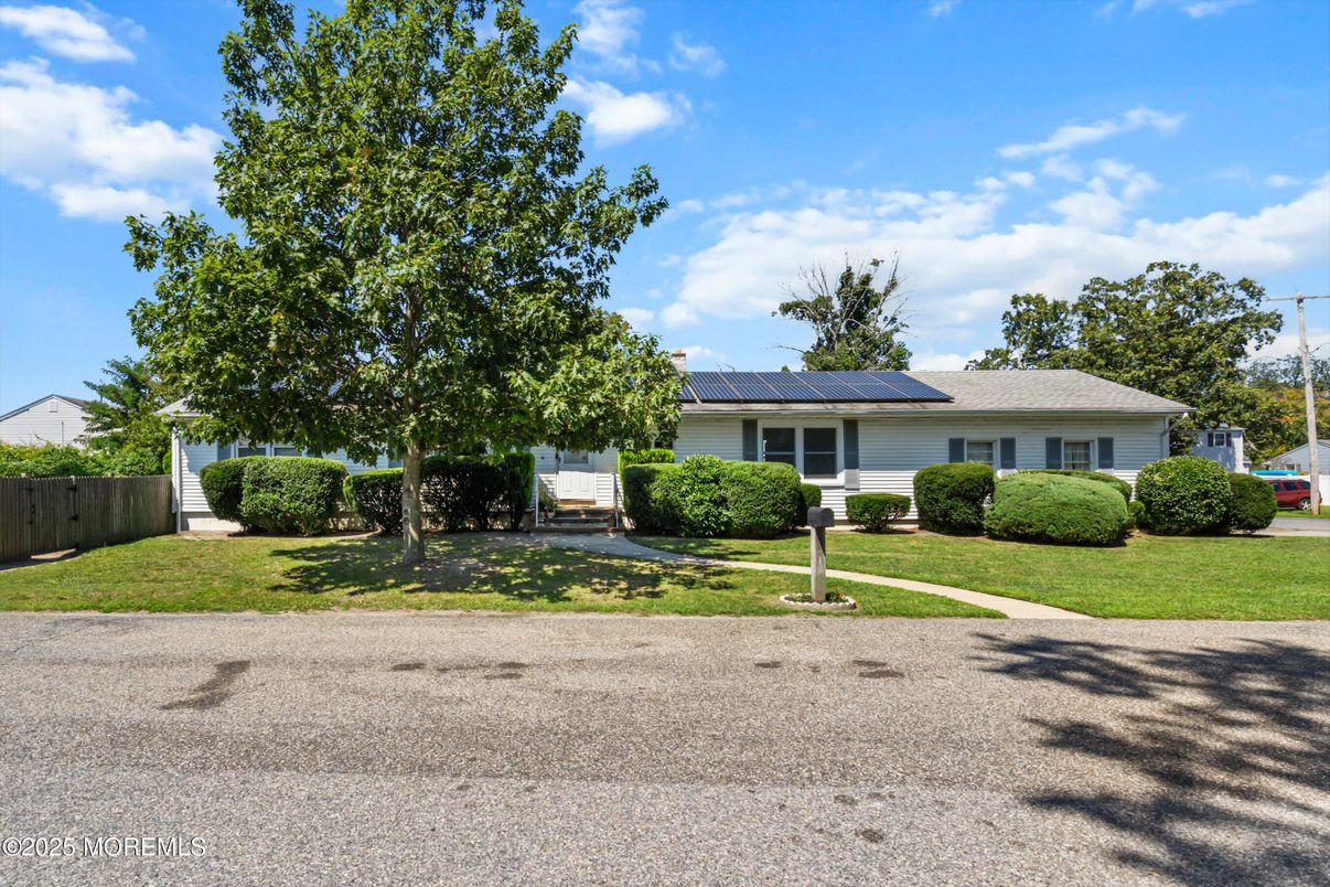 Exterior, Facade, Solar Panels, Ranch