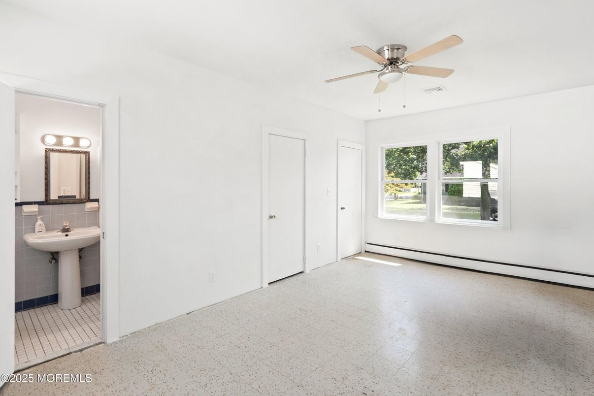Bathroom, Empty room, Interior