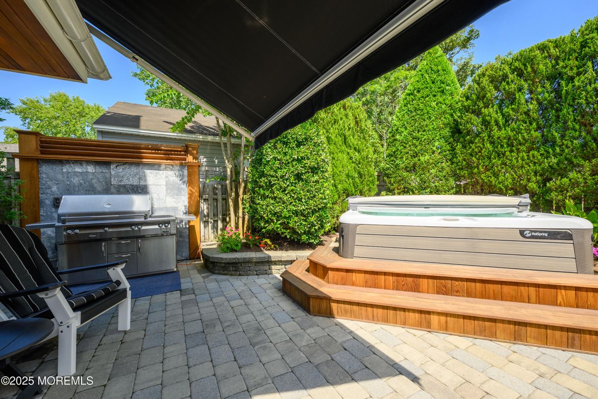 Exterior, Hot Tub