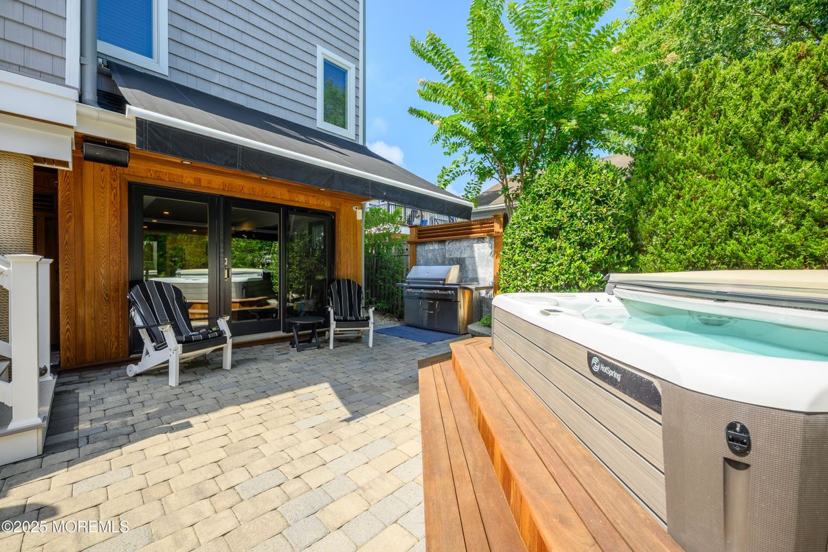 Exterior, Hot Tub