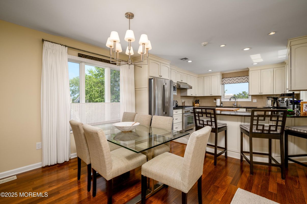 Chandelier, Dining room, Interior, Kitchen, Recessed Lighting, Wood Texture Flooring