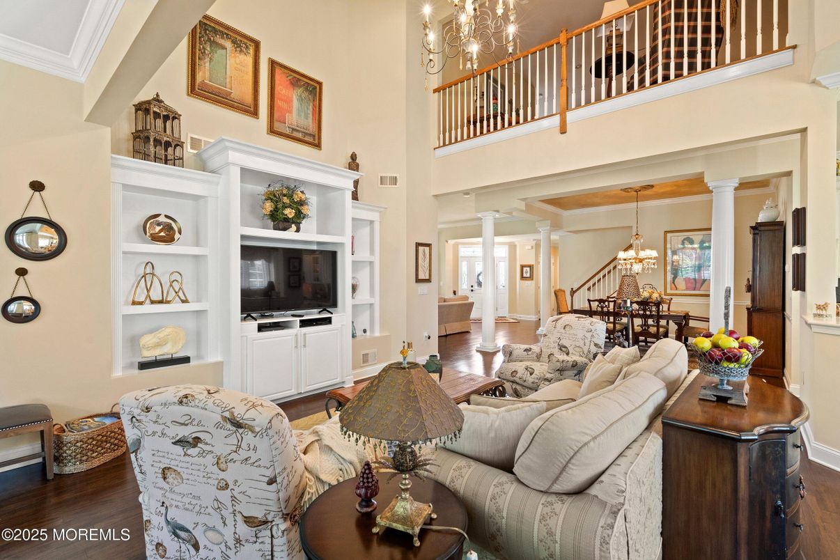 Chandelier, Dining room, Interior, Living room, Wood Texture Flooring