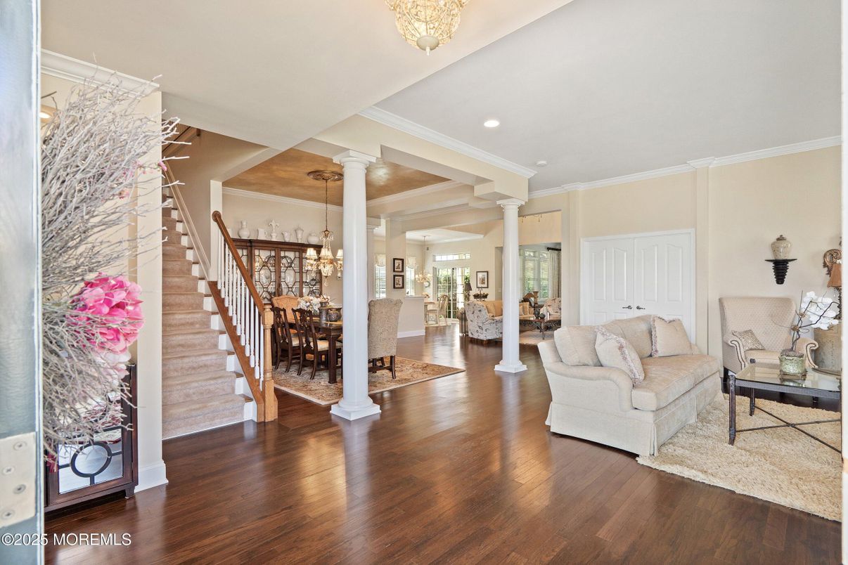 Chandelier, Dining room, Interior, Living room, Recessed Lighting, Wood Texture Flooring