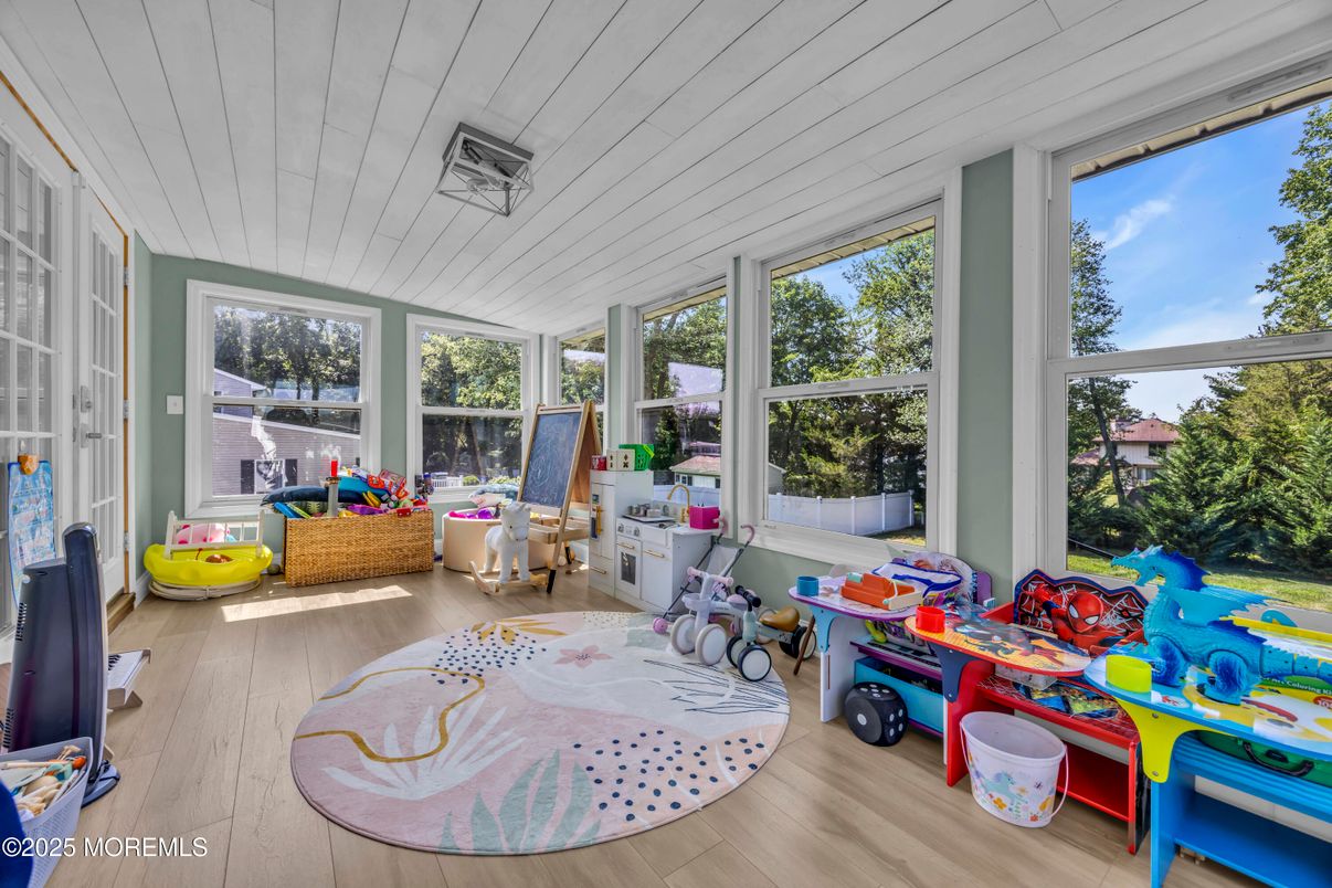 Interior, Sun Room, Wood Texture Flooring
