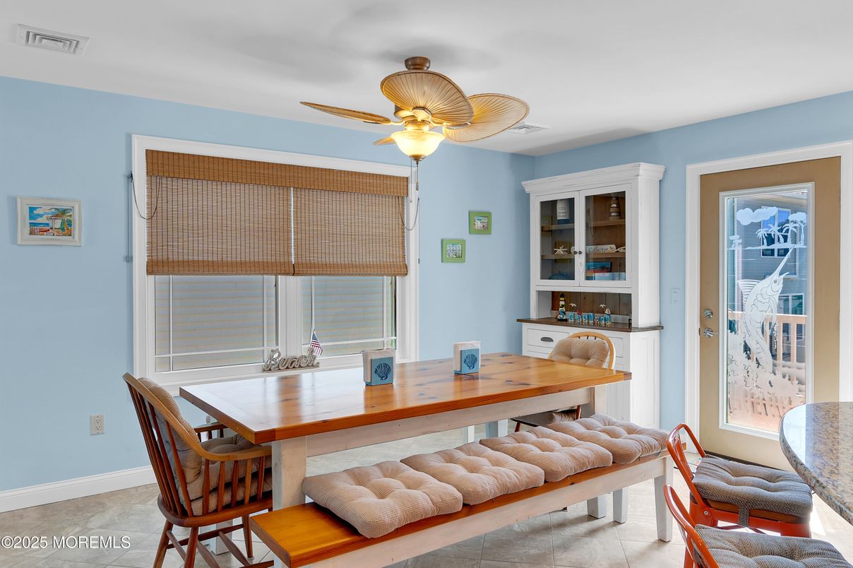 Dining room, Interior