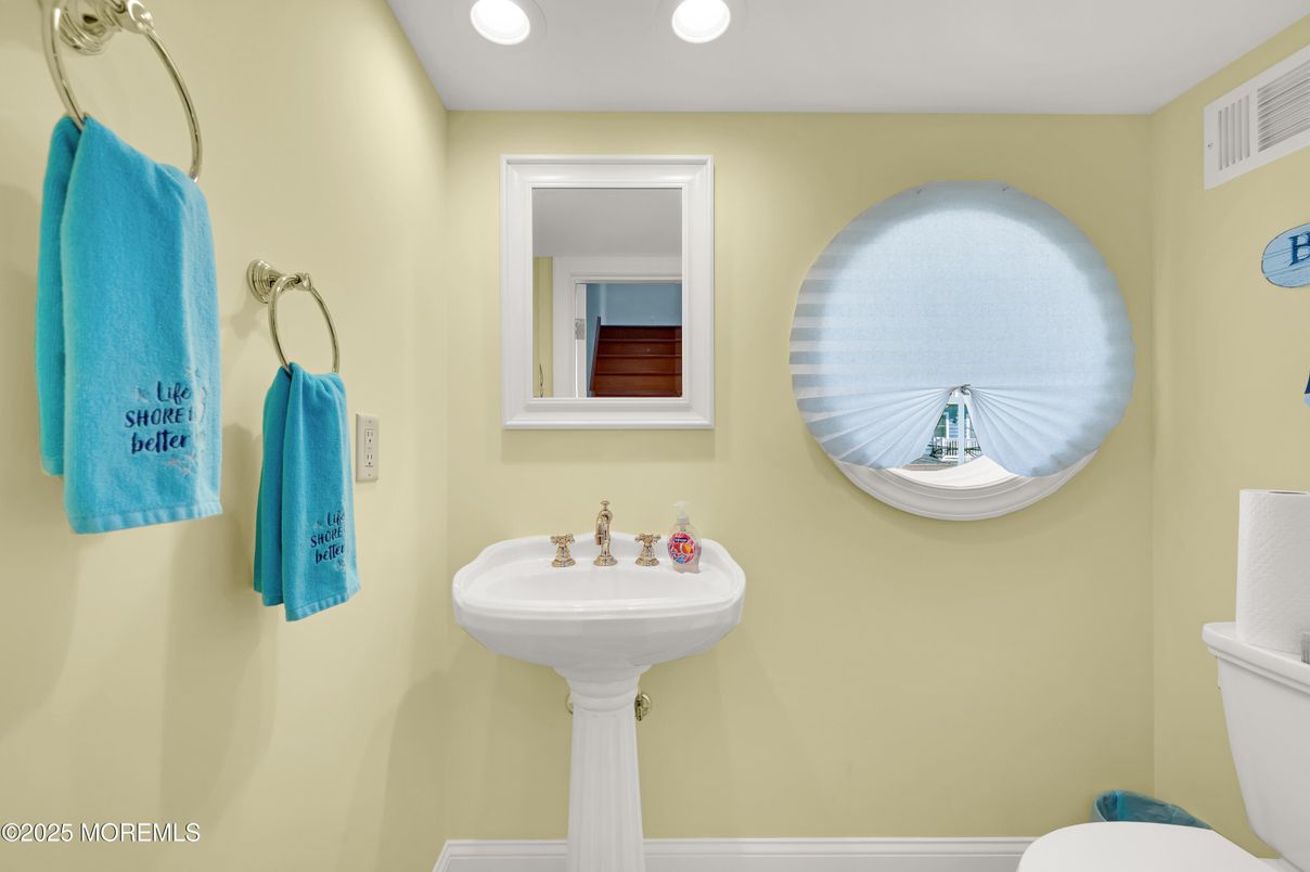 Bathroom, Interior, Recessed Lighting