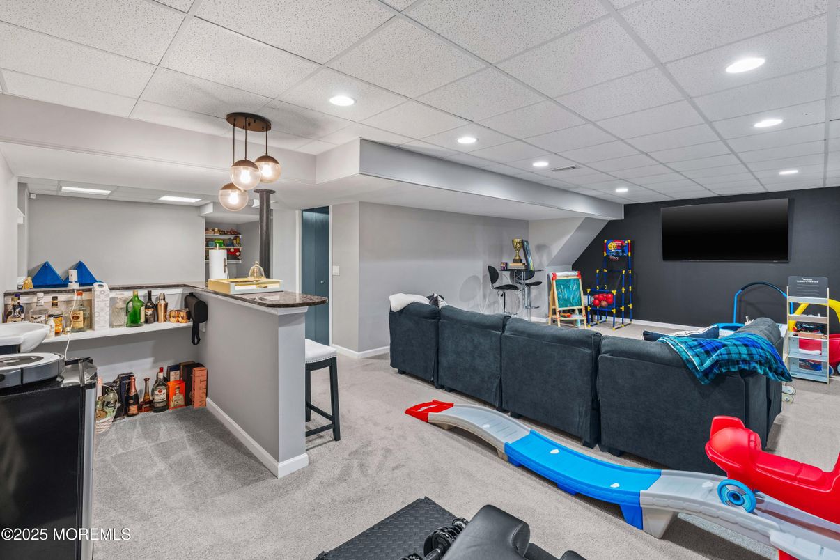 Interior, Living room, Pendant Lights, Recessed Lighting