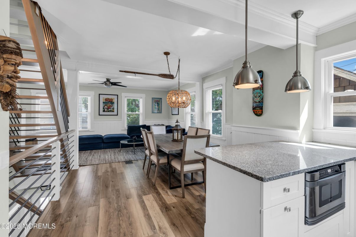 Chandelier, Dining room, Interior, Living room, Pendant Lights, Wood Texture Flooring
