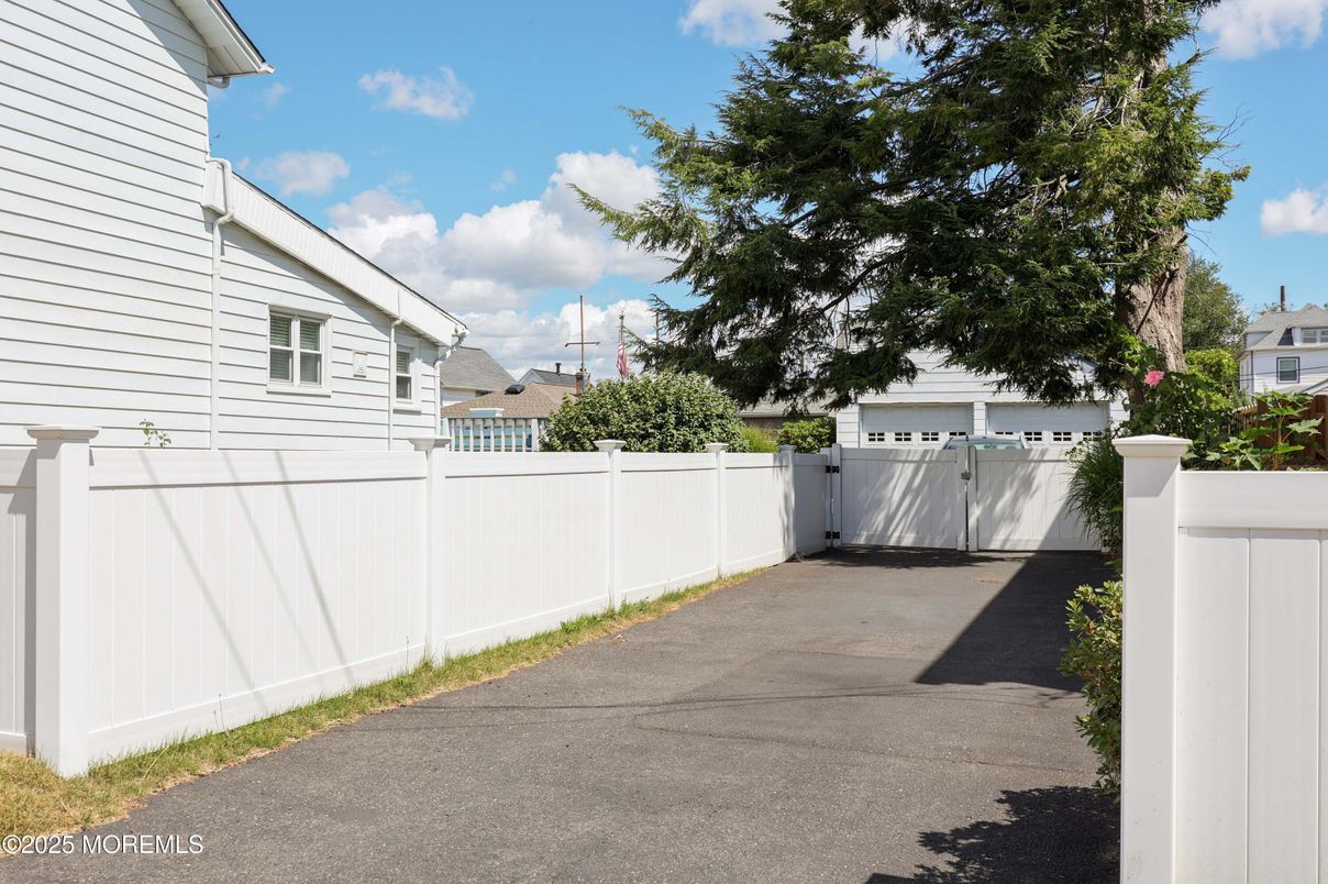 Backyard, Detached Garage, Exterior