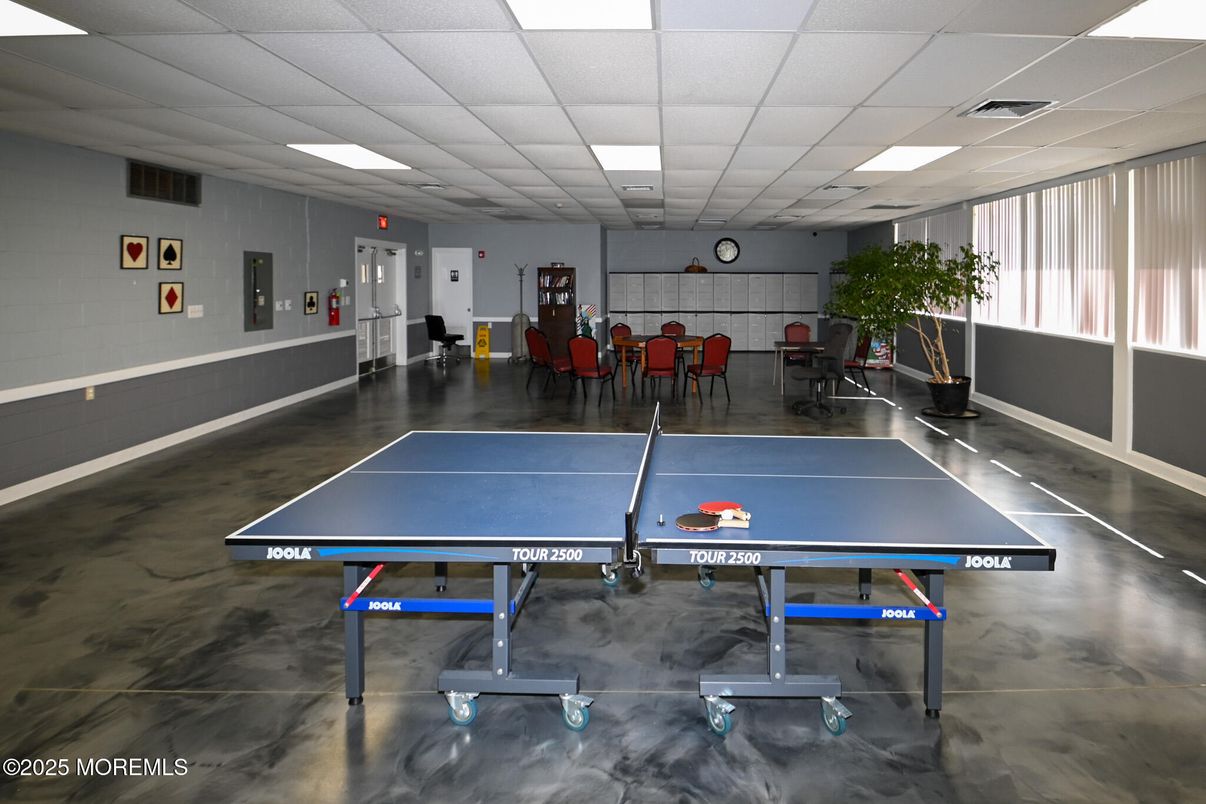 Game Room, Interior