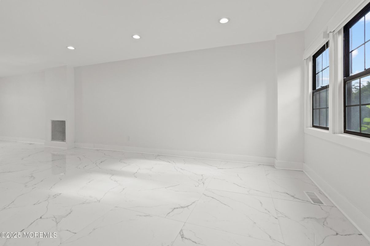 Empty room, Interior, Marble, Recessed Lighting