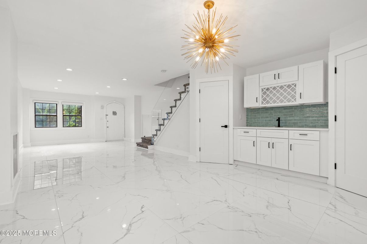 Empty room, Interior, Marble, Recessed Lighting