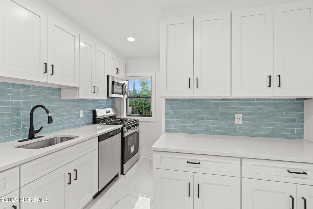 Interior, Kitchen, Marble, Recessed Lighting, Stainless Steel Appliances