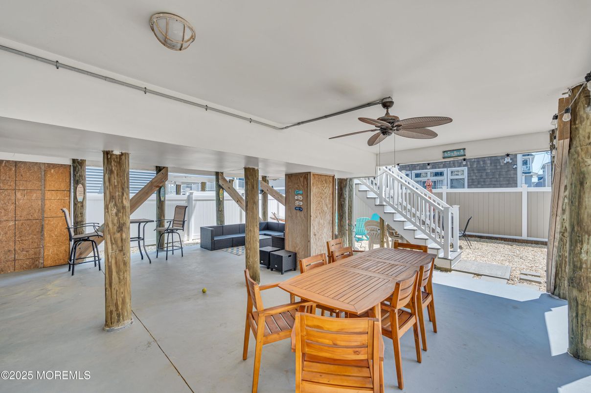 Dining room, Interior