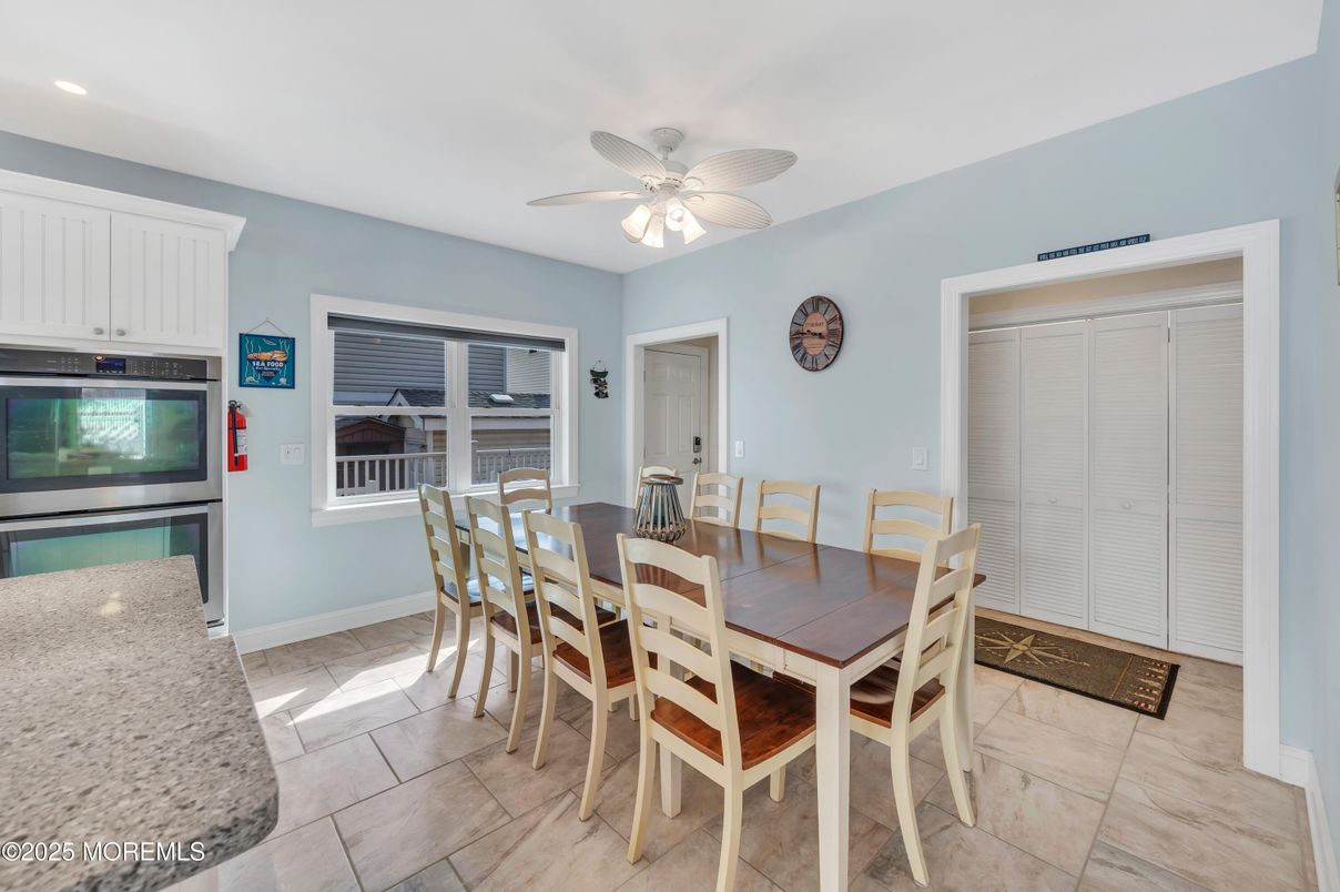 Dining room, Interior, Recessed Lighting