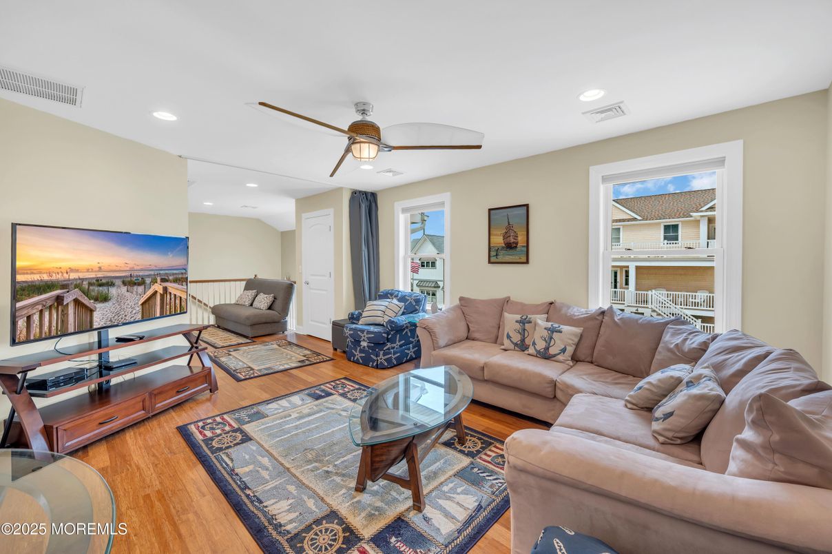 Interior, Living room, Recessed Lighting, Wood Texture Flooring