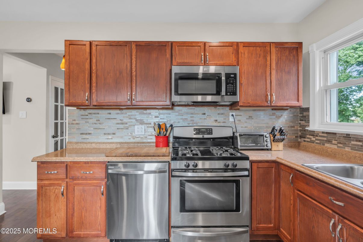 Interior, Kitchen, Stainless Steel Appliances, Wood Texture Flooring