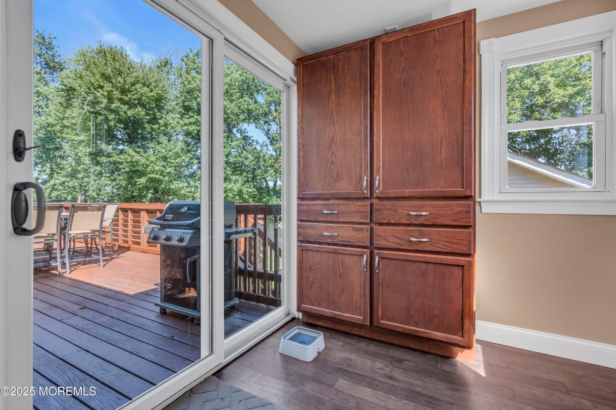 Interior, Sun Room, Wood Texture Flooring