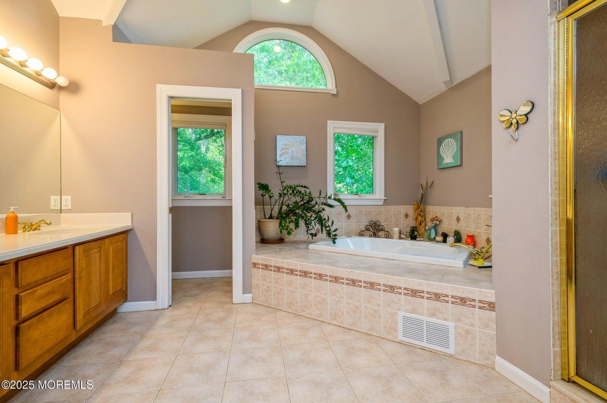 Bathroom, Interior, Recessed Lighting