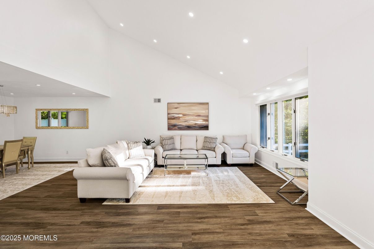 Dining room, Interior, Living room, Pendant Lights, Recessed Lighting, Wood Texture Flooring