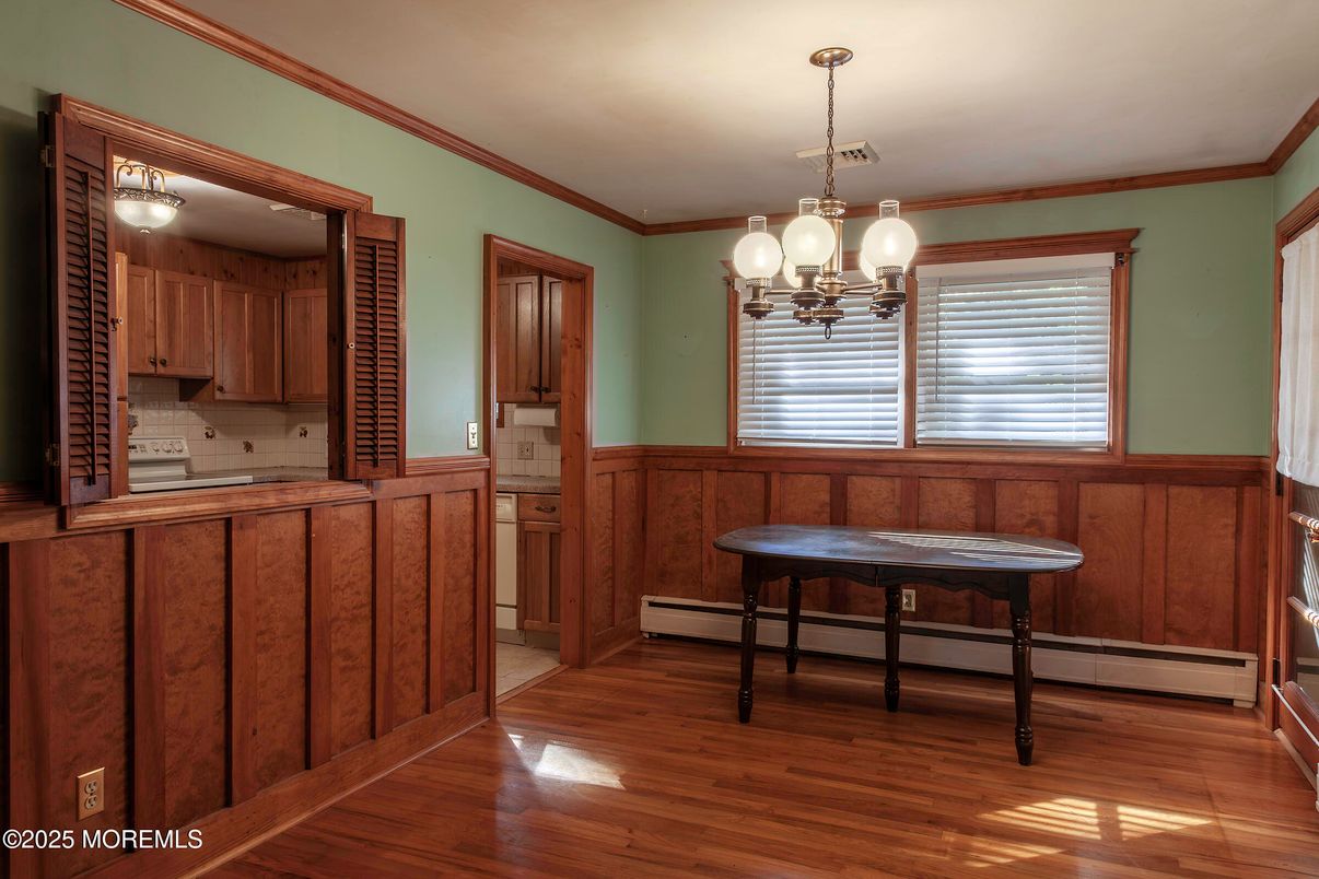 Chandelier, Interior, Kitchen, Wood Texture Flooring