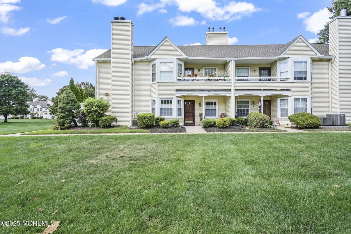 Backyard, Exterior, Facade, Farmhouse