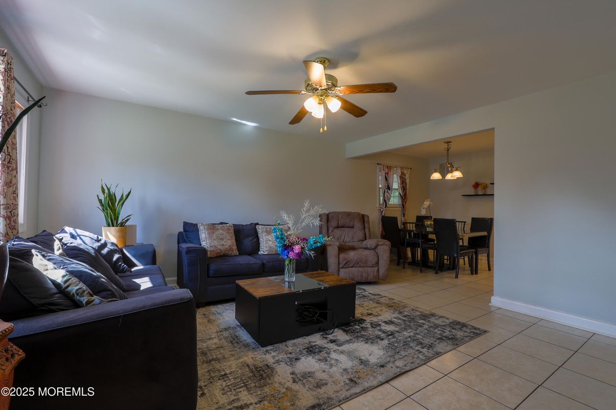 Dining room, Interior, Living room, Pendant Lights