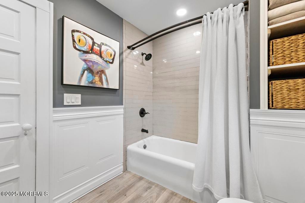 Bathroom, Interior, Recessed Lighting, Wood Texture Flooring