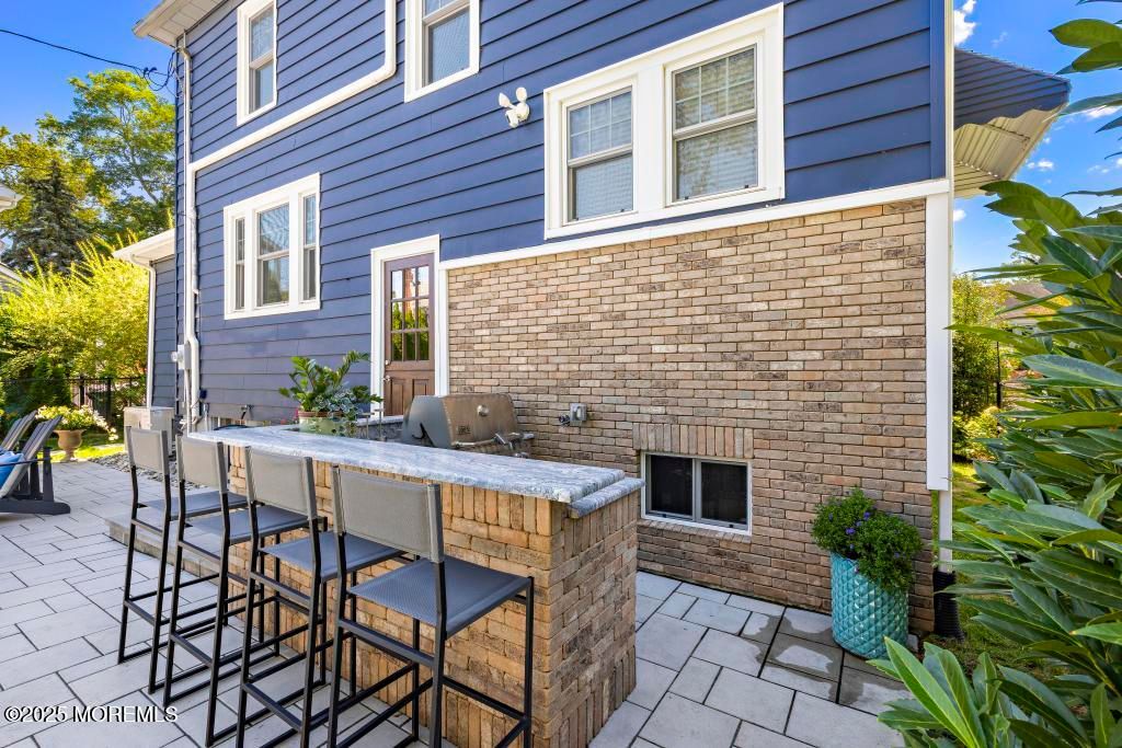 Exterior, Outdoor Kitchen