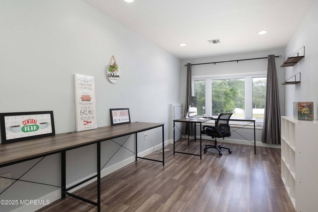 Home Office, Interior, Recessed Lighting, Wood Texture Flooring