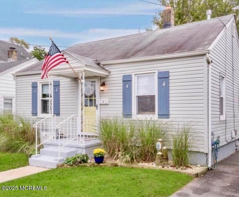 Exterior, Facade, Cape Cod