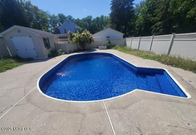 Exterior, Pool