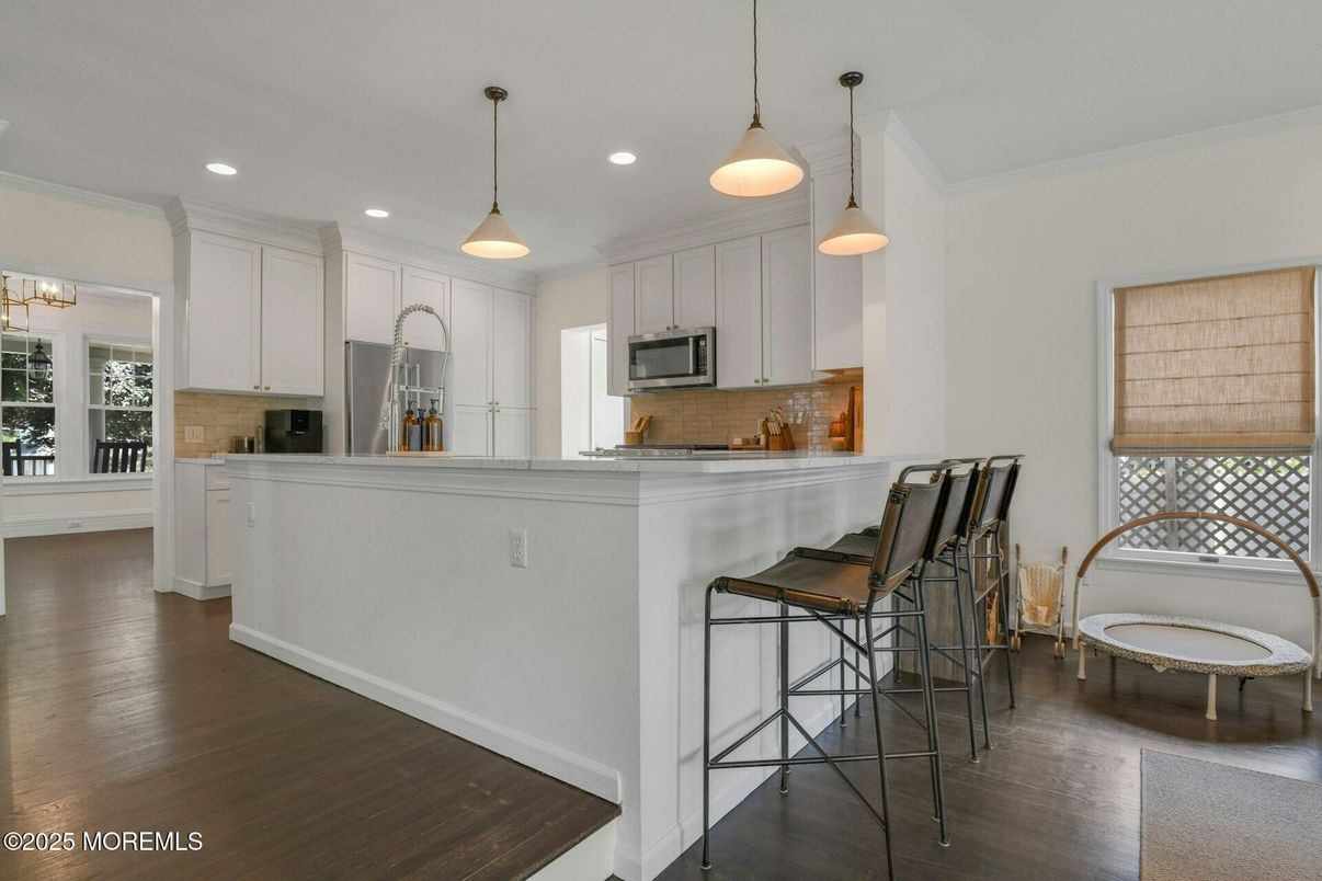 Interior, Kitchen, Pendant Lights, Recessed Lighting, Wood Texture Flooring
