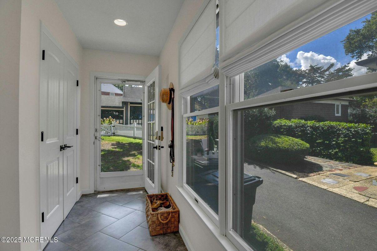 Interior, Recessed Lighting, Sun Room