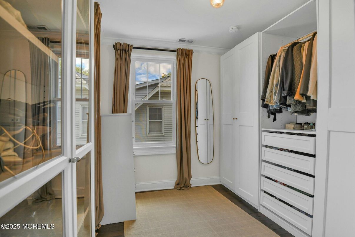 Interior, Walk-in Closets