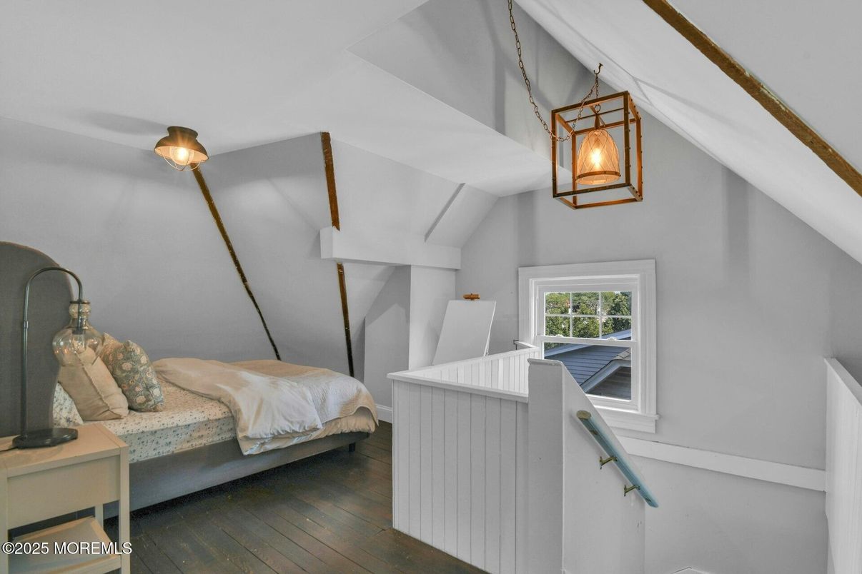Bedroom, Interior, Pendant Lights, Wood Texture Flooring