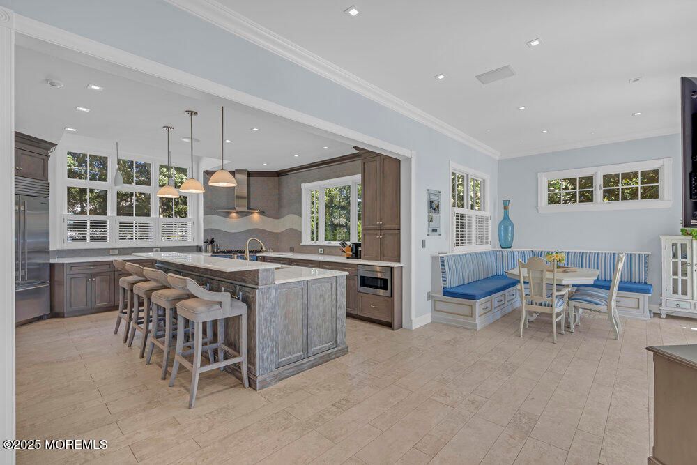 Dining room, Interior, Kitchen, Pendant Lights, Recessed Lighting, Stainless Steel Appliances
