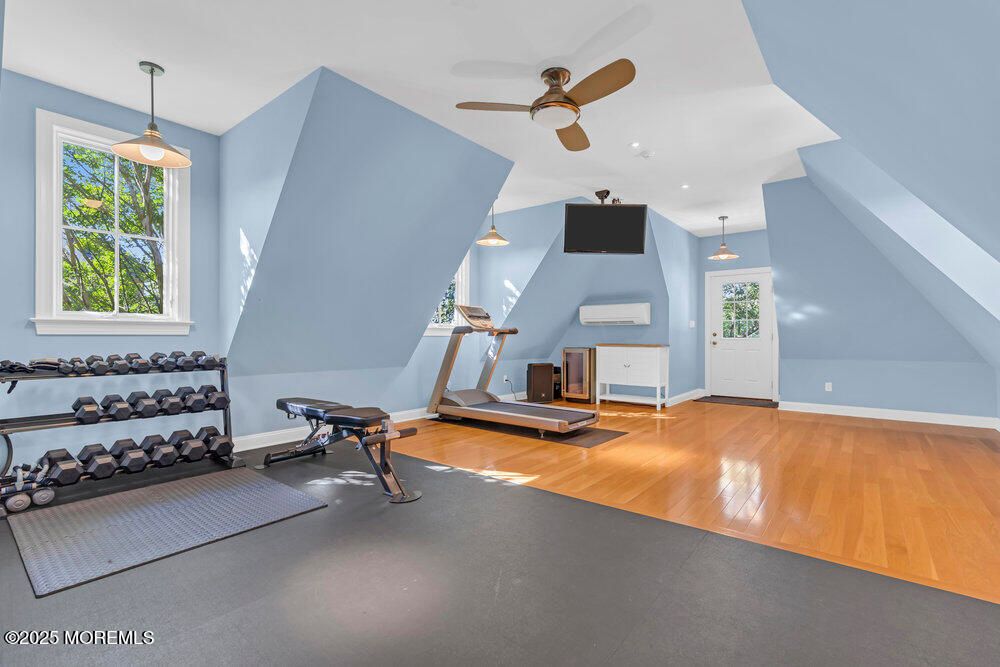 Fitness Equipment, Interior, Pendant Lights, Recessed Lighting, Wood Texture Flooring