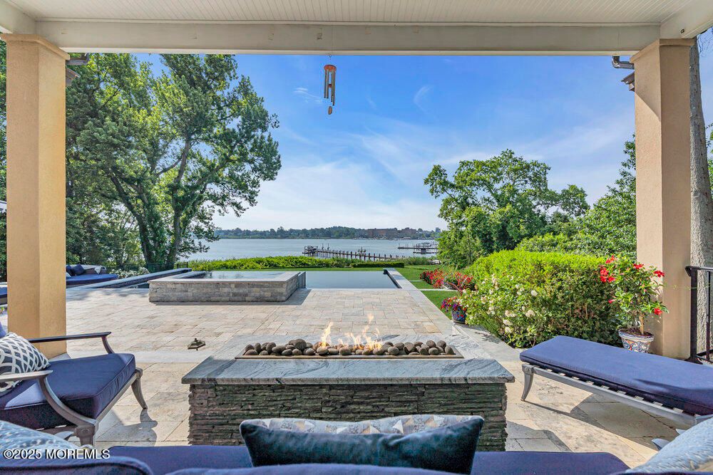 Exterior, Pool, Water
