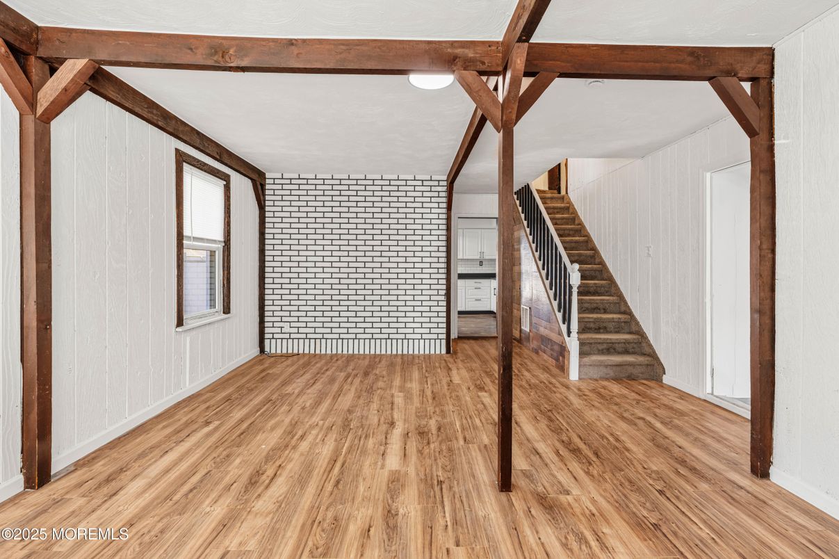 Empty room, Interior, Wooden Beams, Wood Texture Flooring